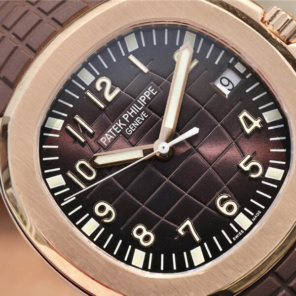 Réplica Patek Philippe Aquanaut Oro detalle