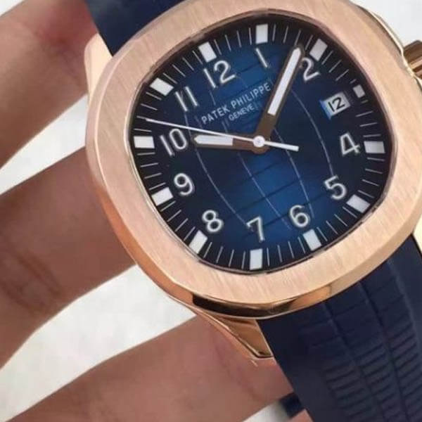 detalle replica patek aquanaut azul