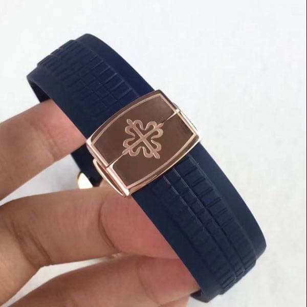 replica patek aquanaut azul grabado