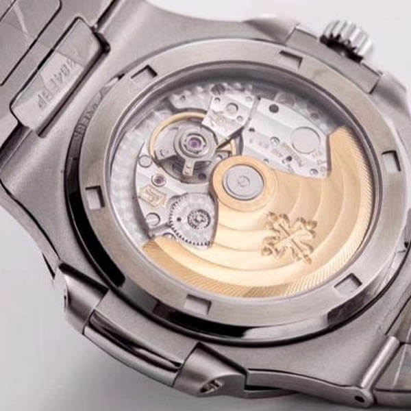 replica patek philippe nautilus trasera